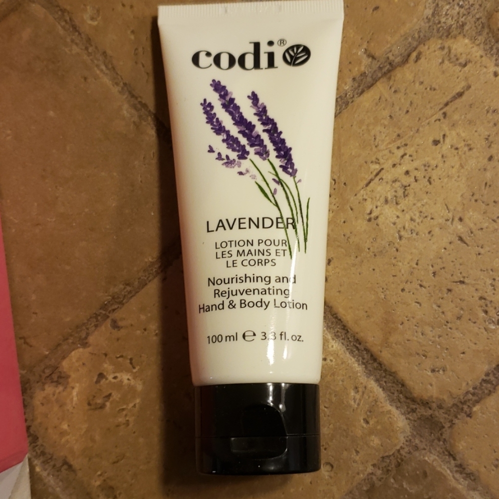 Lavender lotion NWT